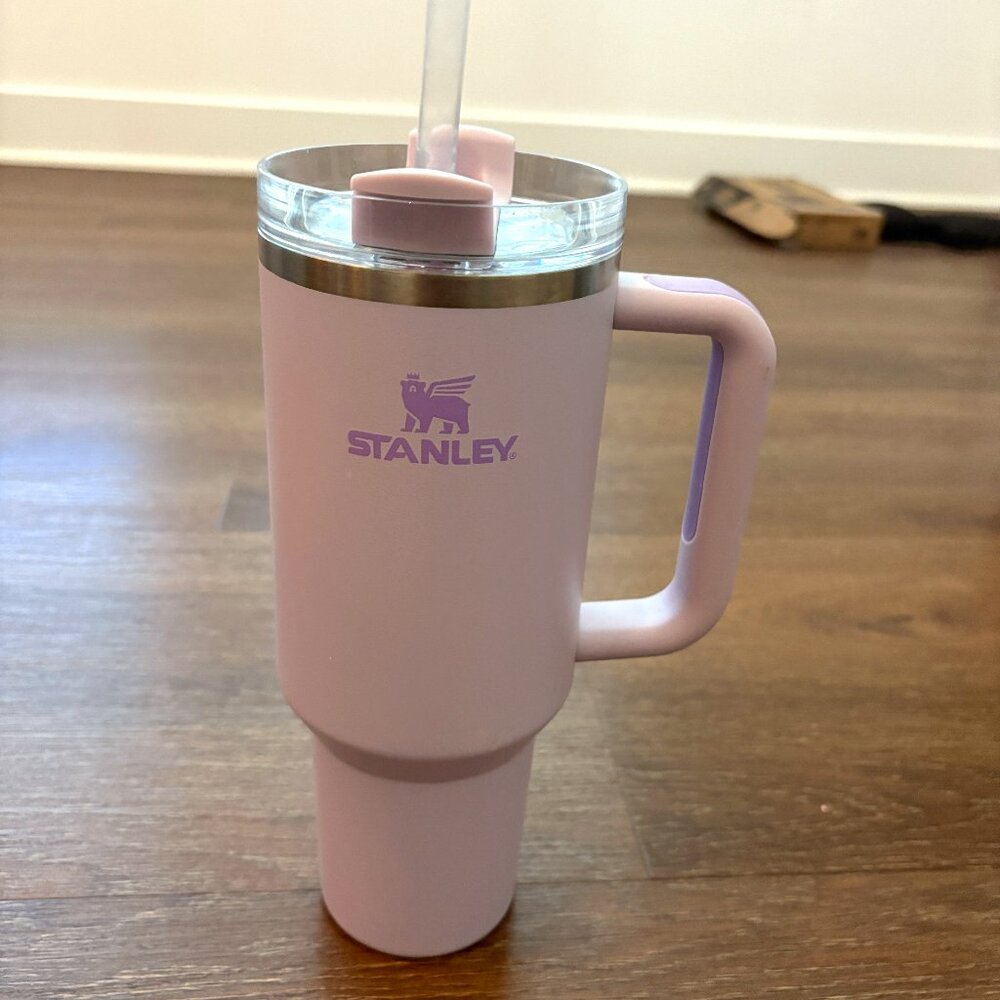 Stanley lilac Quencher H2.0 Flowstate™ Tumbler | 40 OZ